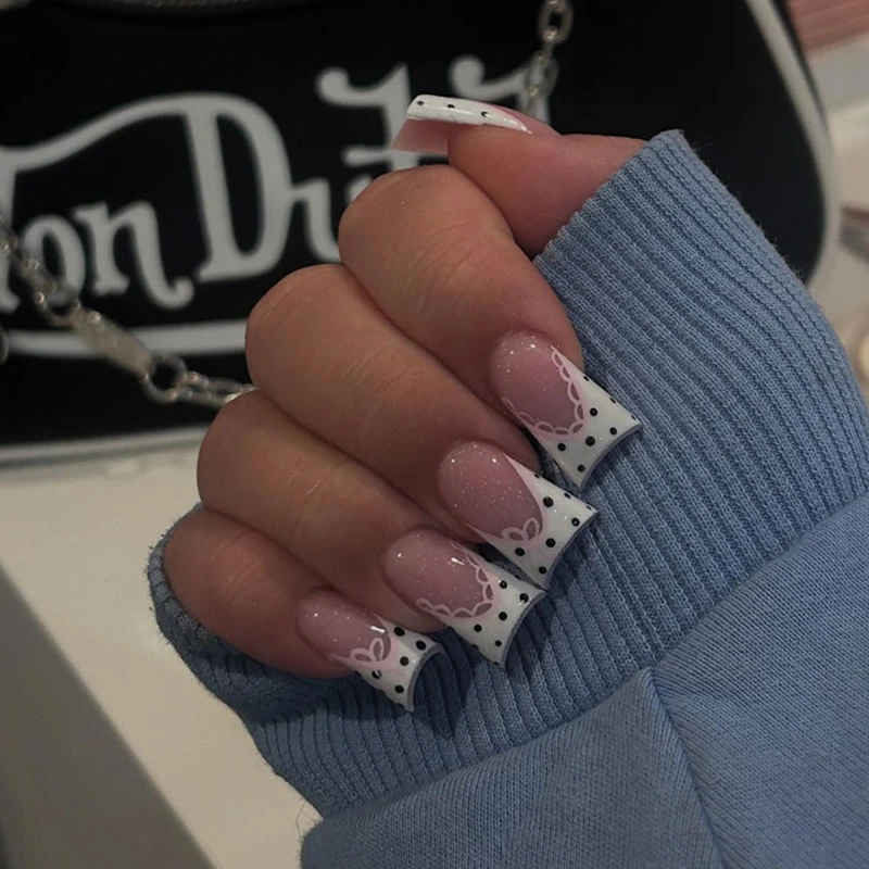 Black&white Polka-dot Duck Nail Tips