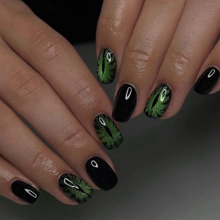 Dark Magic Emerald Cat Eye Halloween Press On Nails