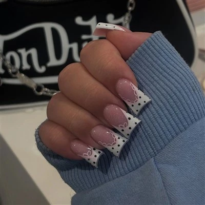 Black&white Polka-dot Duck Nail Tips
